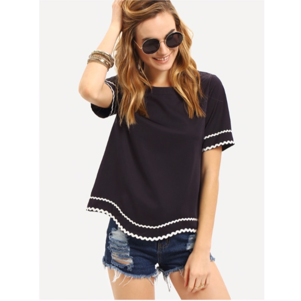 EUC Top Wavy Trim Short Sleeve Blouse SZ S Tagless from SHEIN - Picture 4 of 7